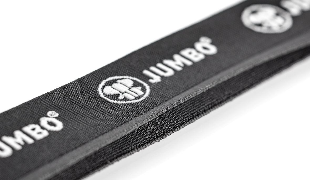 Elastisches Y-Band mit JUMBO-Textil Logo.