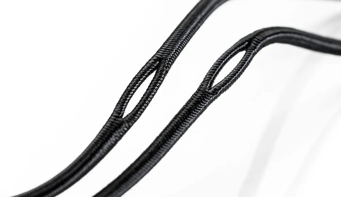 Produktbild zwei elastischen schwarzen Lochkordeln von JUMBO-Textil
